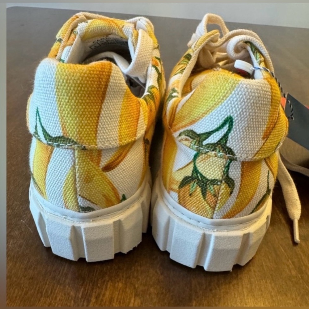 NWT! FARM Rio Pepper Print Flatform Sneaker, sz 9 - Picture 4 of 4